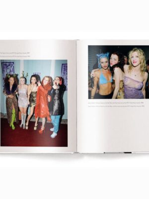 The 1990s Fashion Book 9783961715206